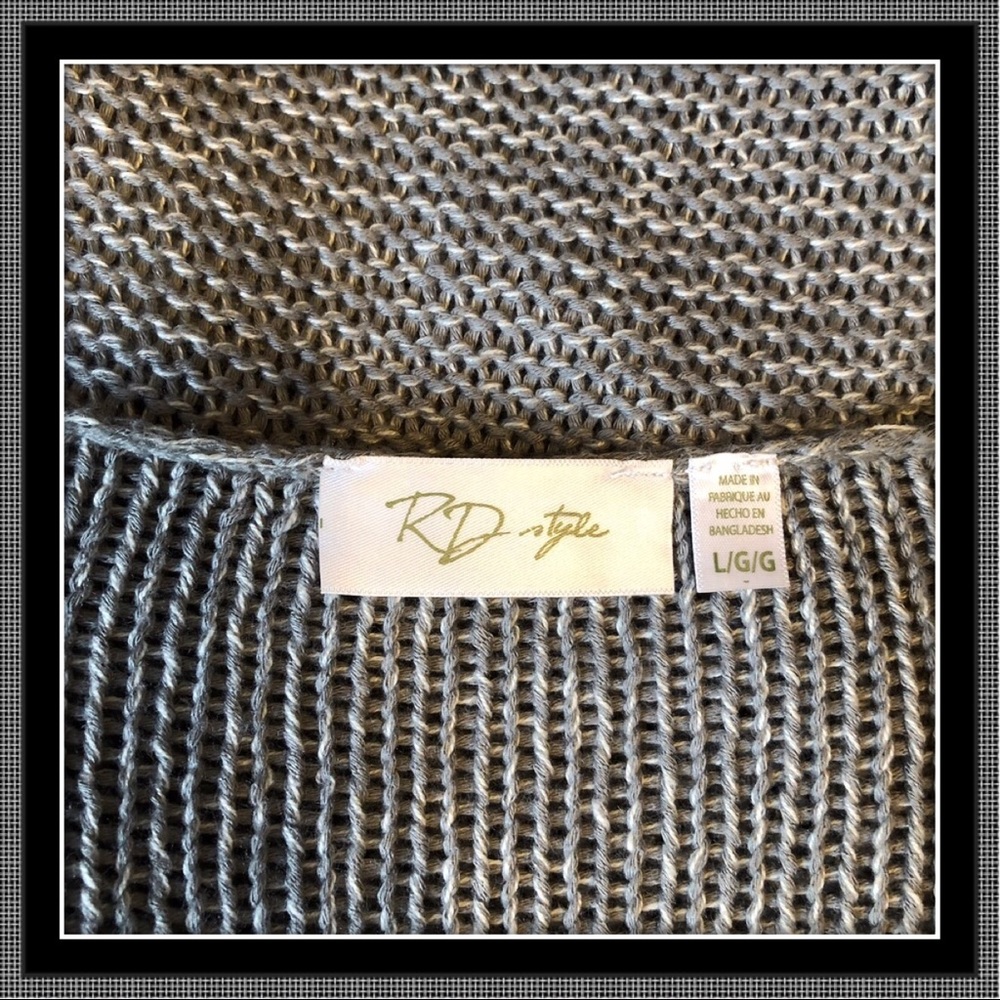 RD Style Gray V-Neck Sweater - Picture 7 of 7